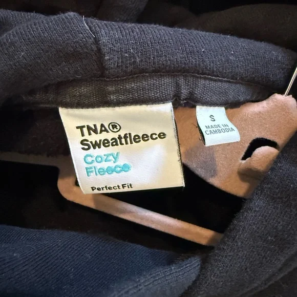 Aritzia TNA Cozy Sweatfleece Perfect Hoodie - Picture 3 of 5